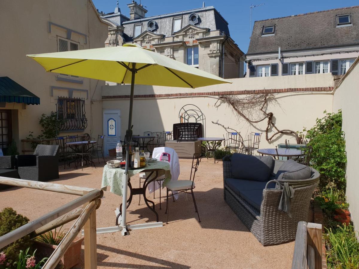 Chateau La Tour Du Roy Vervins Экстерьер фото